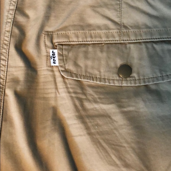 Levi’s cargo shorts - Picture 3 of 8